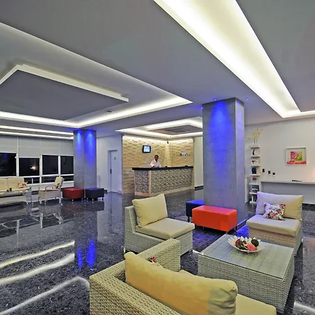 Blue Palace מלון